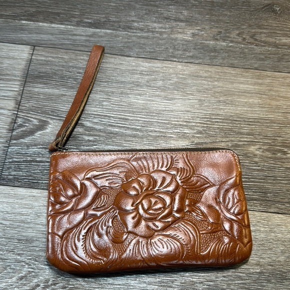 Patricia Nash Handbags - Patricia Nash Brown Leather Wristlet